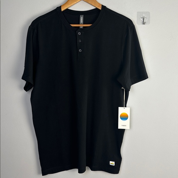 NEW Men’s Vuori Ever Performance Henley Black Large Active T-Shirt Buttery Soft - Picture 2 of 16